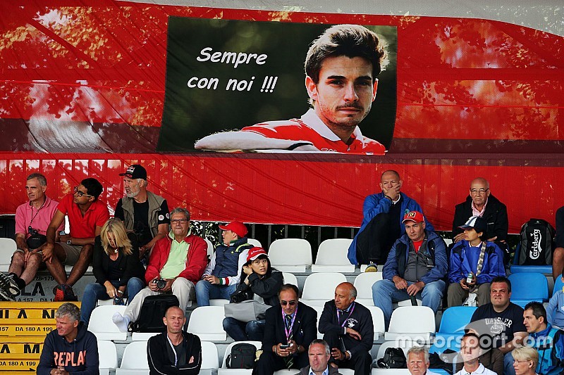 Bianchi's father says he still can't watch F1