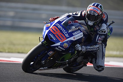 Aragon, Libere 1: Lorenzo rifila 0"5 a Marquez e Rossi