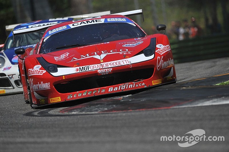 Stefano Gattuso firma la pole di gara 1 a Misano
