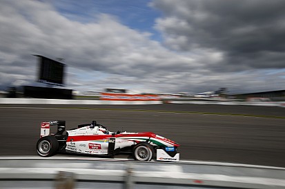 Nurburgring F3: Rosenqvist eases to victory as rivals collide