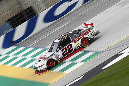 Dominante, Blaney vence em Kentucky