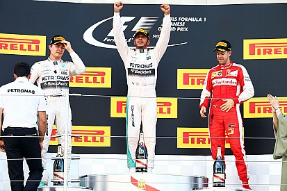 Hamilton sur des rails; Alonso fustige son "moteur de GP2"