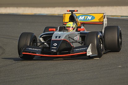 Le Mans FR3.5: Ellinas beats Vaxiviere for pole as Rowland struggles