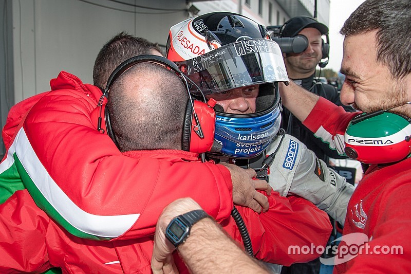 Rosenqvist gana el título con su quinta victoria consecutiva