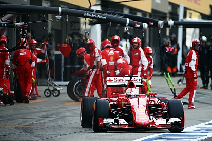 Vettel thinks strategy cost him second