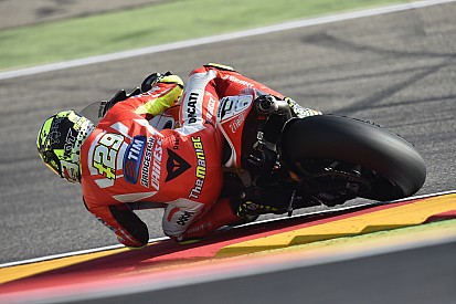 Iannone se rapproche de Márquez au Championnat