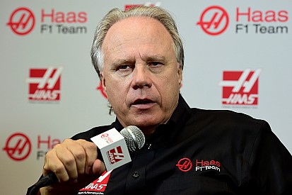 Haas, sorprendido por firmar a Grosjean