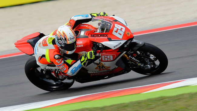 Magny-Cours, Libere 2: che lotta dietro a Jezek!