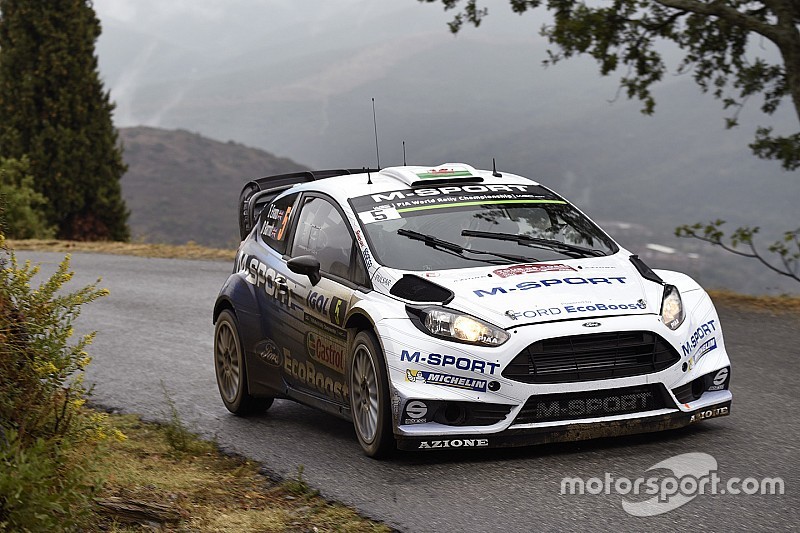 Evans toma la punta en Francia tras un pinchazo de Ogier