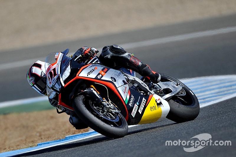 Haslam splashes his way to French Superpole win