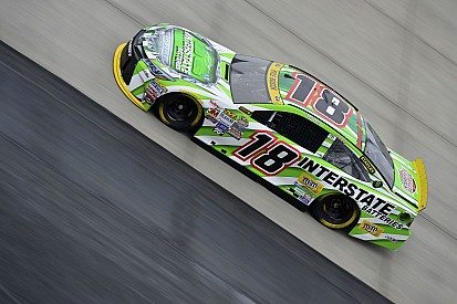 Kyle Busch makes up the difference, keeping his Chase hopes alive