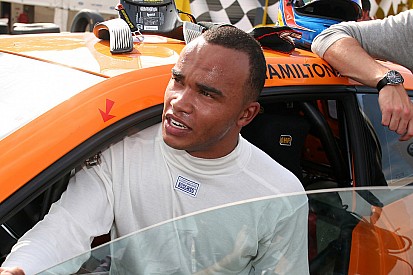 Focado em planos de 2016, irmão de Hamilton desiste de prova