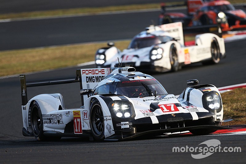 #17 Porsche Team Porsche 919 Hybrid: Timo Bernhard, Mark Webber, Brendon Hartley