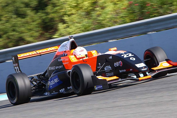 Anthoine Hubert conquista la pole a Jerez