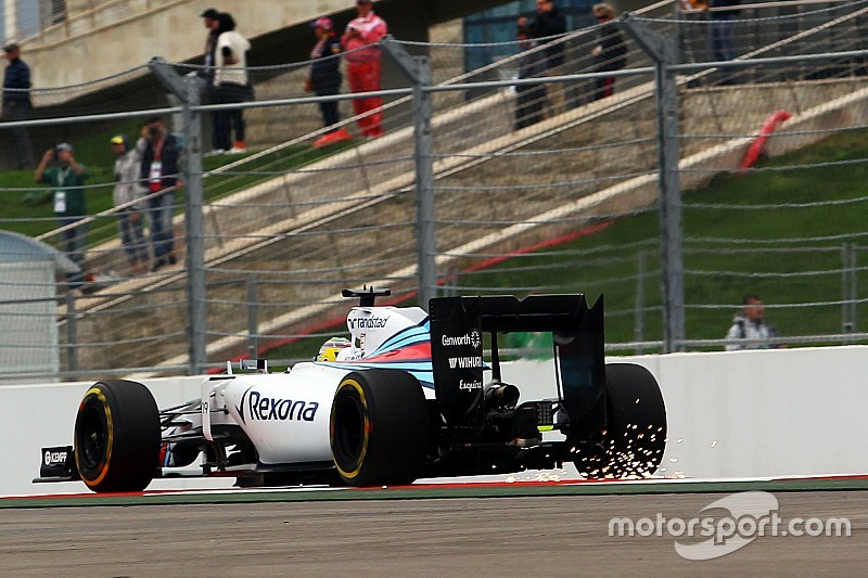 Felipe Massa, Williams FW37 sends sparks flying