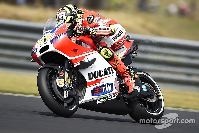 Andrea Iannone victime d'un problème moteur