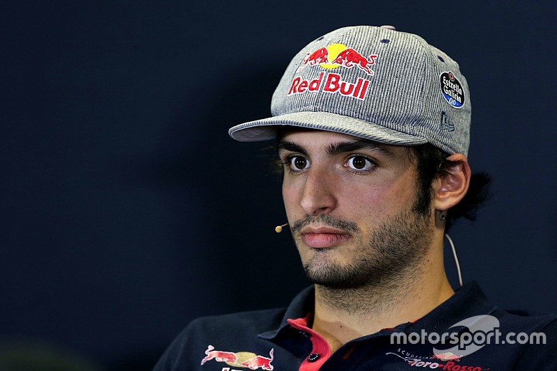 Sainz to race in Russian GP after passing FIA medical
