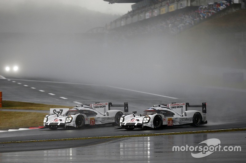 #17 Porsche Team Porsche 919 Hybrid: Timo Bernhard, Mark Webber, Brendon Hartley and #18 Porsche Team Porsche 919 Hybrid: Romain Dumas, Neel Jani, Marc Lieb