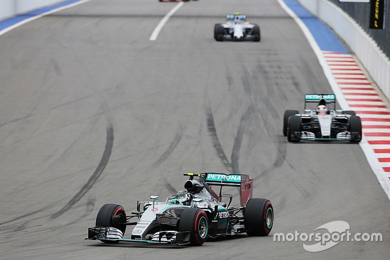 "Realista", Rosberg admite que título ficou distante