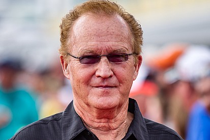 No Dia das Crianças, piloto da NASCAR completa 74 anos
