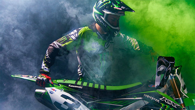 Eli Tomac ha firmato per Monster Energy Kawasaki