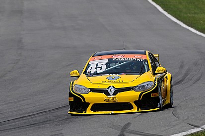 Carbone supera parceiro Barrichello e é pole em Curitiba