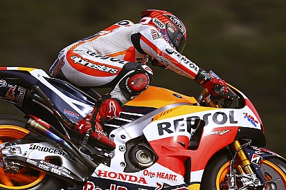 Phillip Island MotoGP: Marquez takes Australian pole, Rossi on third row
