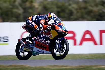 Oliveira vence, Kent cai e briga pelo título segue aberta