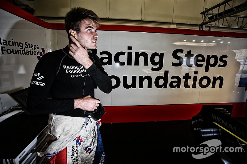 Jerez FR3.5: Rowland takes pole in wet final qualifying