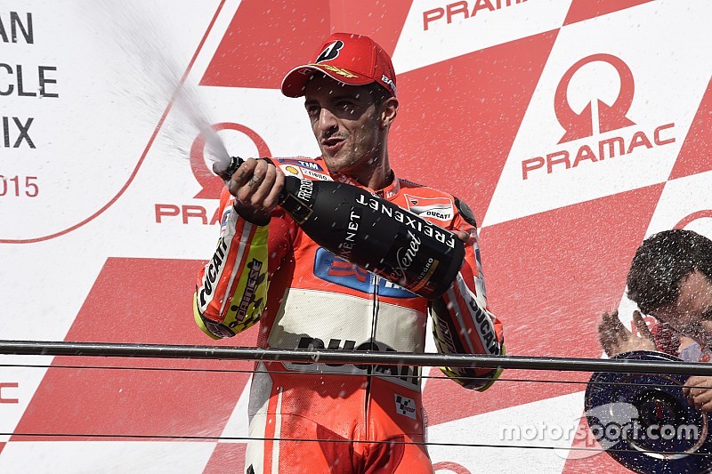 Andrea Iannone, Ducati Team, fête sa troisième place sur le podium