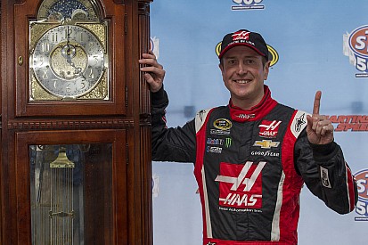 Tick, tock - Kurt Busch looking to advance as Chase winds down