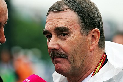 Mansell ironiza F1 atual: "carros são mais fáceis de guiar"