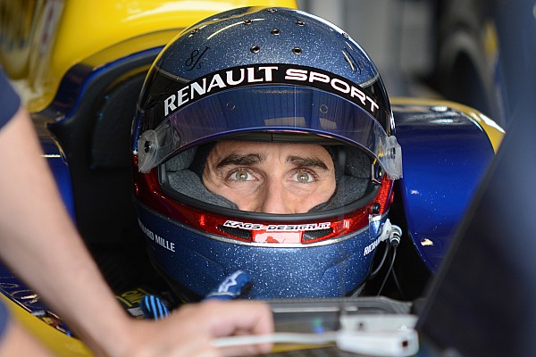 Пилоты Renault e.Dams впереди с огромным отрывом в тестовой сессии