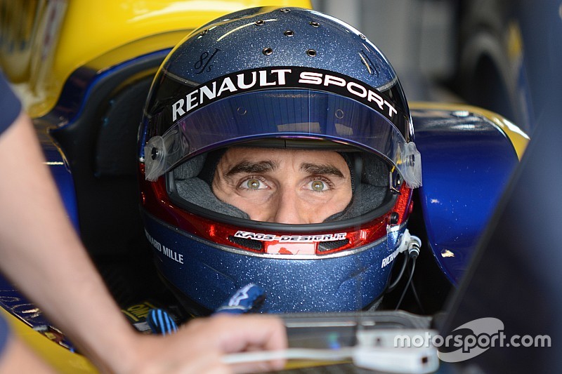 Пилоты Renault e.Dams впереди с огромным отрывом в тестовой сессии