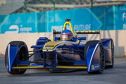 Prost supera a Buemi en el dominio de Renault