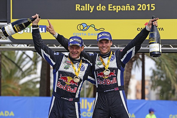 Ogier chocó en el final y Mikkelsen ganó en España