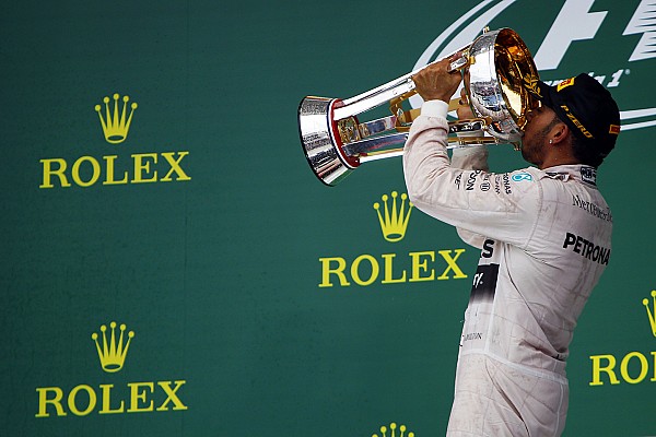 Hamilton: "Incredibile pensare di essere 3 volte iridato"