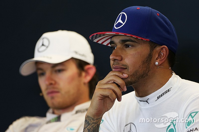 Second place Nico Rosberg, Mercedes AMG F1 and race winner and World Champion Lewis Hamilton, Mercedes AMG F1 in the FIA Press Conference