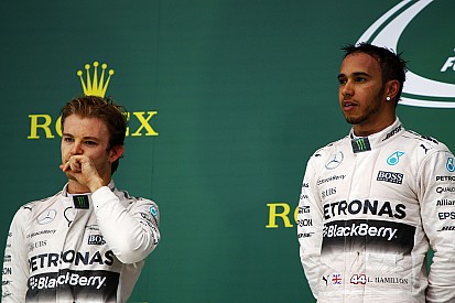 Mercedes promete "duelo livre" entre Hamilton e Rosberg