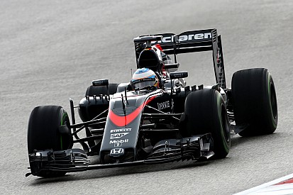Alonso: "La power unit evoluta vale solo un decimo"