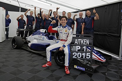 Champion d'Eurocup, Jack Aitken vise la F3.5 et le GP3 pour 2016
