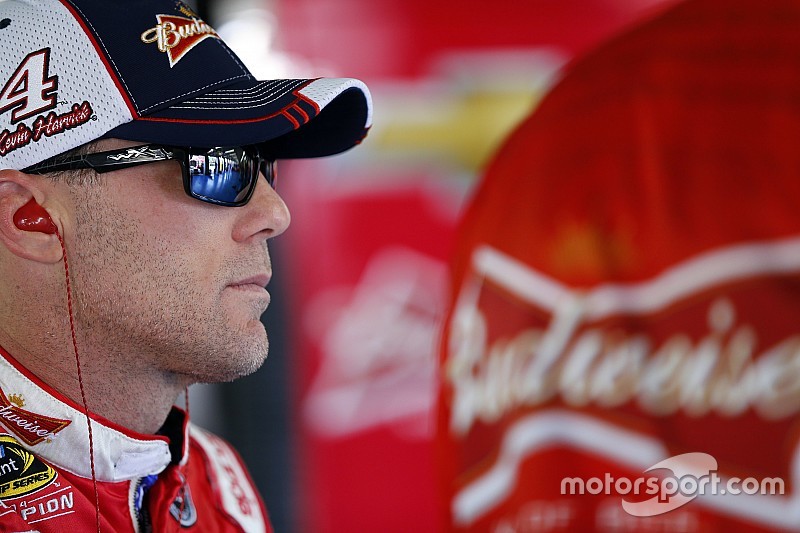 Harvick not going to "throw stones" at fellow drivers who criticized him