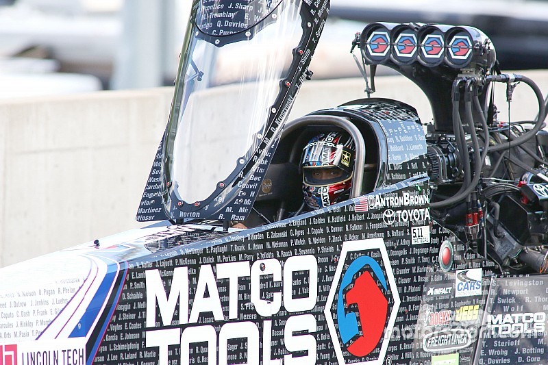 Two drivers could lock up NHRA titles in Vegas