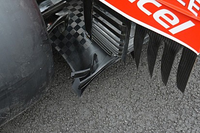 Ferrari: il ricciolo del diffusore diventa un mini-flap