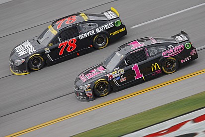 Logano inarrestabile, sua la pole a Martinsville