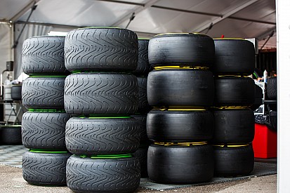 Pirelli explains new 2016 tyre choice plans