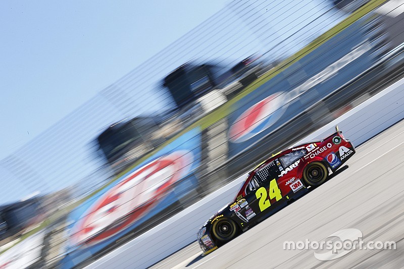 Gordon leading the charge for Hendrick Motorsports at Martinsville