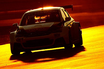 Zu dunkel: WTCC bricht zweites Rennen in Buriram ab