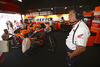 Pour Honda, un coup de pied de Rossi a bien fait chuter Márquez