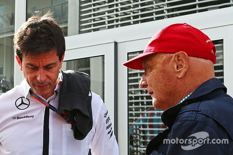 Em rota de colisão, Niki Lauda pode deixar a Mercedes